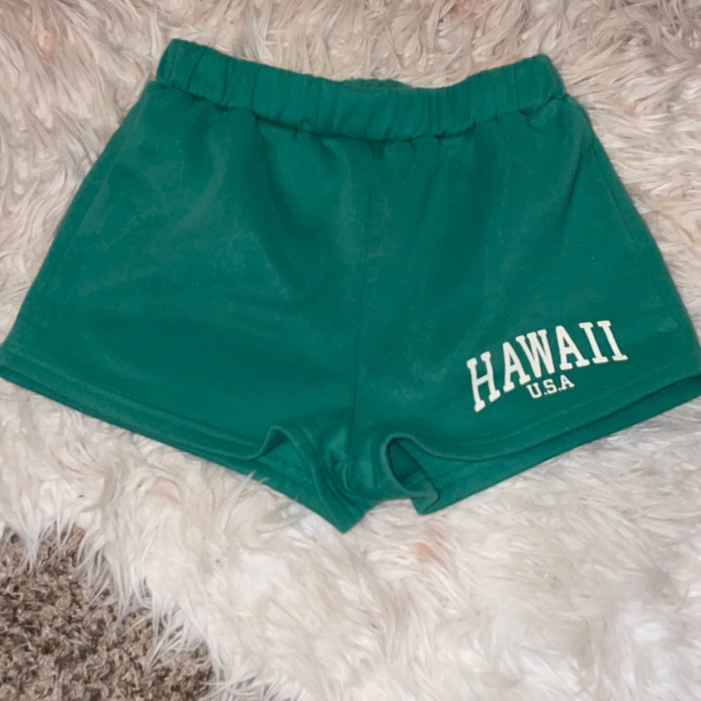 Cute Green Hawaii shorts